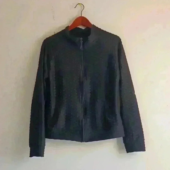 WOMEN'S ATHLETIC ZIP-UP JACKET IN BLACK - Picture 1 of 11